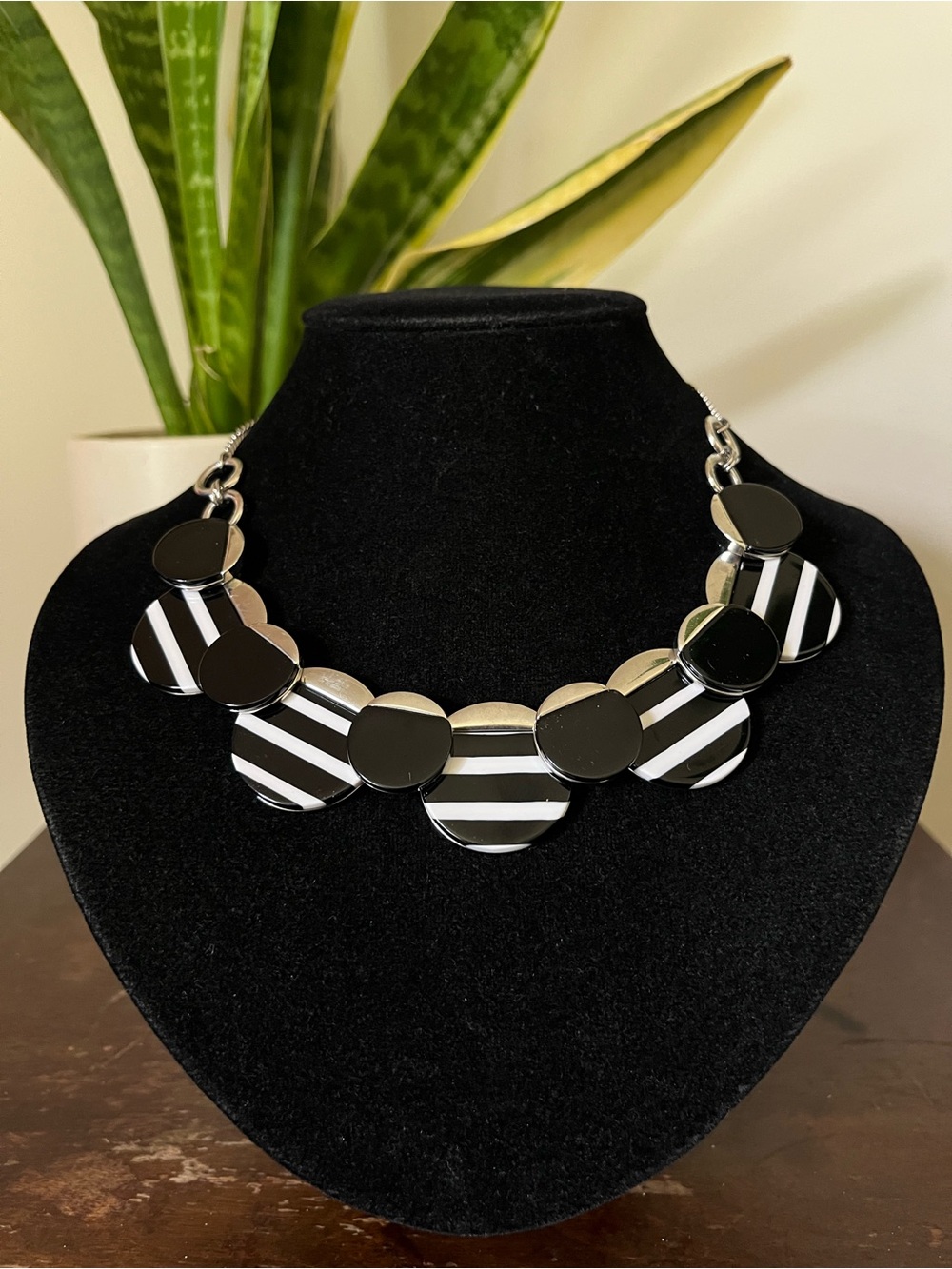 Kate Spade Retired Black & White Statement Necklacd
